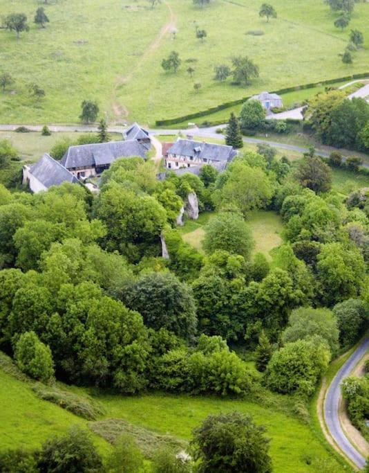 La Ferme Du Chateau Fauguernon Екстериор снимка
