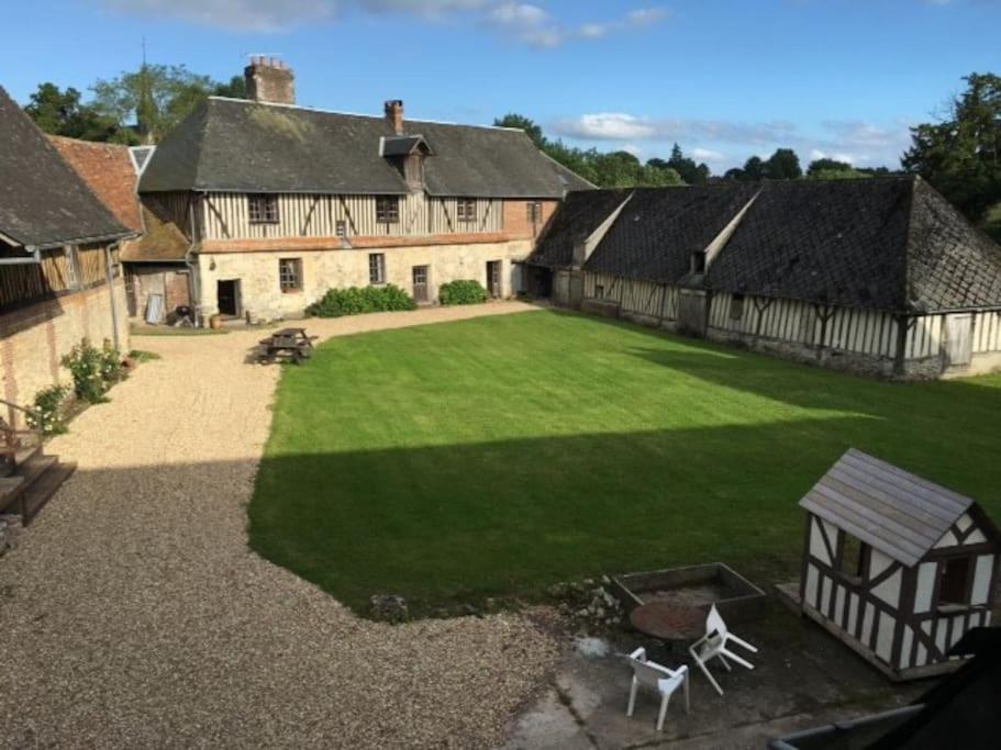 La Ferme Du Chateau Fauguernon Екстериор снимка