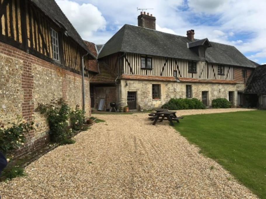 La Ferme Du Chateau Fauguernon Екстериор снимка